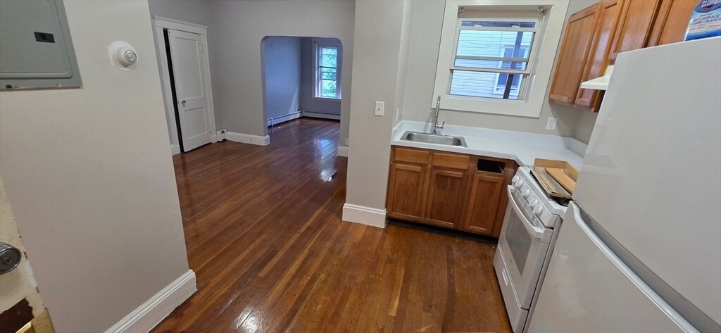 44 Estes St in Lynn, MA - Building Photo
