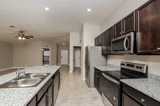 3241 Hall Rd SE in Palm Bay, FL - Building Photo - Building Photo