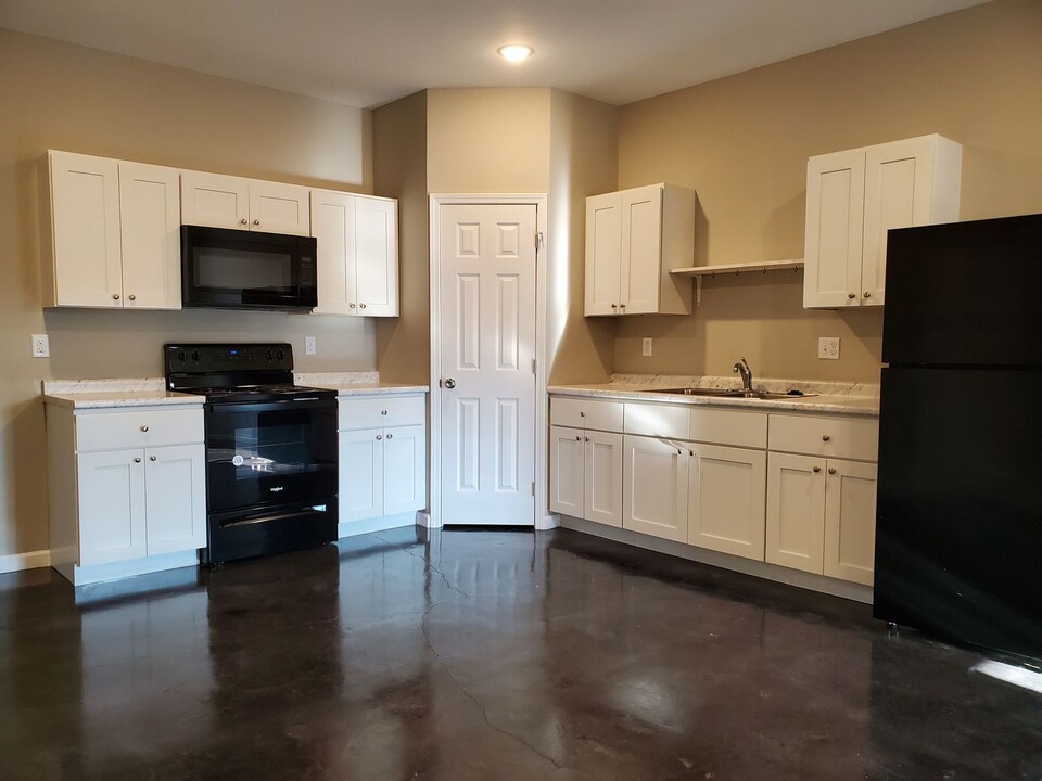 231 Cane Creek Ln in Jackson, MO - Building Photo