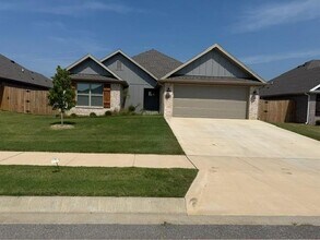 220 Palm St in Centerton, AR - Building Photo - Building Photo