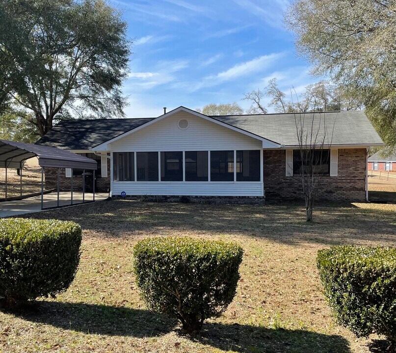 430 Co Rd 445 in Enterprise, AL - Building Photo