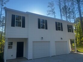703 Georgetown Cir, Unit 703 Georgetown Cir Lake in Fayetteville, NC - Building Photo