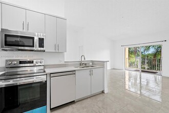 6992 SW 39th St in Davie, FL - Building Photo - Building Photo