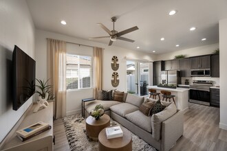 Tavalo Cotton Lane in Litchfield Park, AZ - Foto de edificio - Building Photo