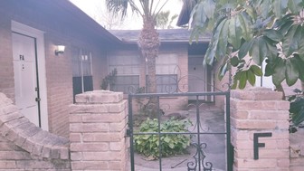 The Oaks at Sam Houston in Harlingen, TX - Building Photo