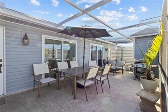 3300 Loveland Blvd in Port Charlotte, FL - Foto de edificio - Building Photo