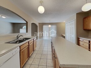 13819 Gentle Woods Ave in Riverview, FL - Foto de edificio - Building Photo
