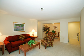 Park Titus Apartments in Irondequoit, NY - Building Photo - Building Photo