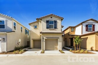 Tricon Winchester in Winchester, CA - Foto de edificio - Building Photo