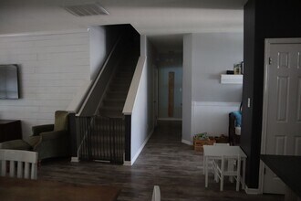 2043 Nevada St in San Marcos, TX - Foto de edificio - Building Photo