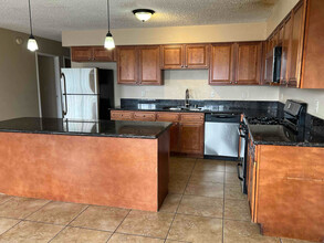 1036 Miller Ave in Las Vegas, NV - Building Photo - Building Photo