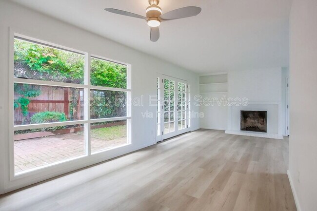 8019 Paseo Del Ocaso in San Diego, CA - Building Photo - Building Photo