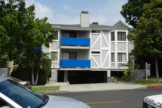 565 E Magnolia Blvd in Burbank, CA - Building Photo - Building Photo