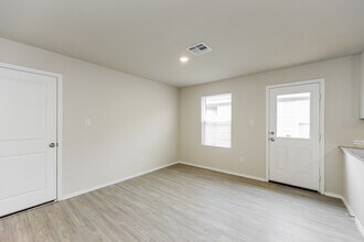 7918 Serro Medina in San Antonio, TX - Building Photo - Building Photo