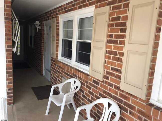 21 S Monroe Ave in Margate City, NJ - Foto de edificio - Building Photo