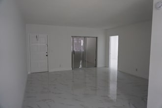 151 Stratford K in West Palm Beach, FL - Building Photo - Building Photo