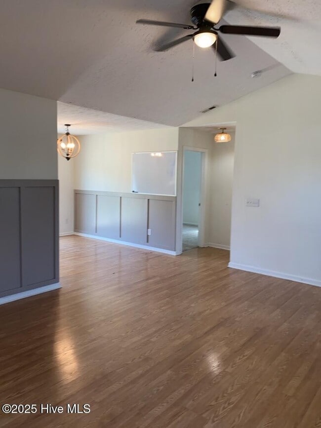 206 Red Carnation Dr in Holly Ridge, NC - Building Photo - Building Photo