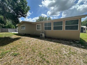 3745 Mt Tabor Rd in Lakeland, FL - Foto de edificio - Building Photo