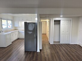 124-126 Rees St in Los Angeles, CA - Building Photo