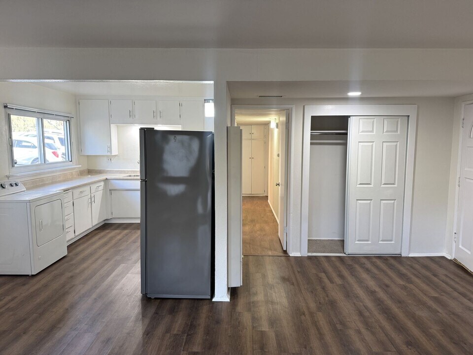 124-126 Rees St in Los Angeles, CA - Building Photo