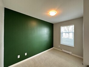 18505 Laurensen Pl in Surrey, BC - Building Photo - Building Photo