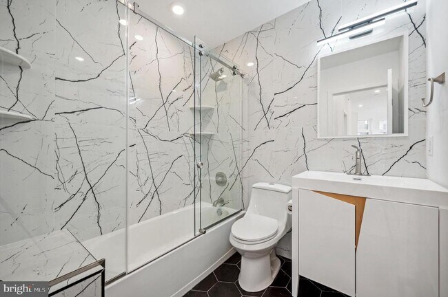 2301 Grays Ferry Ave in Philadelphia, PA - Building Photo - Building Photo