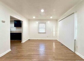 6847 Continental Ave in Warren, MI - Building Photo