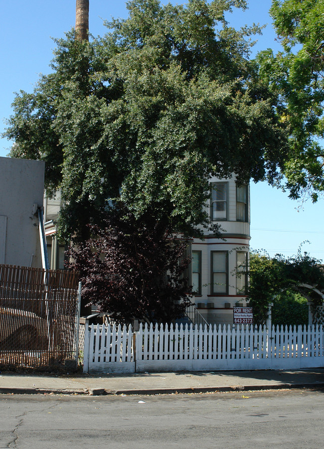 529 Florida St in Vallejo, CA - Foto de edificio - Building Photo