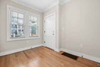 44 Iffley Rd in Boston, MA - Building Photo - Building Photo
