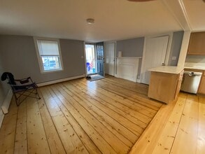 19 Portsmouth Ave in Exeter, NH - Building Photo - Building Photo