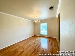 6714 Strawflower St in San Antonio, TX - Building Photo - Building Photo