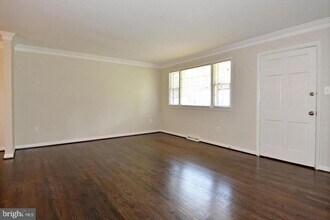 8800 McNair Dr in Alexandria, VA - Building Photo - Building Photo