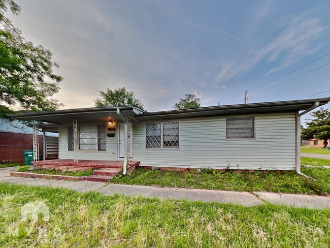 property at 302 Mc Cartney Blvd