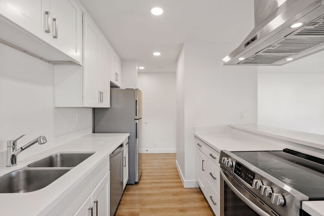 2048 Swazey St in San Luis Obispo, CA - Building Photo