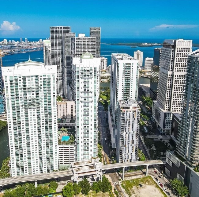 31 SE 5th St, Unit 1911 in Miami, FL - Foto de edificio - Building Photo