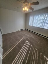 1700 E Long St in Carson City, NV - Foto de edificio - Building Photo