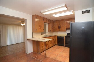 1201 N Sherry Ave in Tucson, AZ - Building Photo - Building Photo