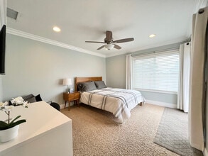 5023 Verdura Ave in Lakewood, CA - Foto de edificio - Building Photo