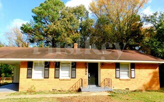 4896 Lochinvar Dr in Memphis, TN - Building Photo
