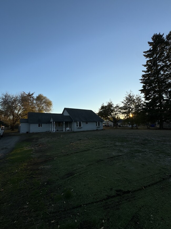 11406 E 4th Ave, Unit 1 in Spokane Valley, WA - Foto de edificio - Building Photo