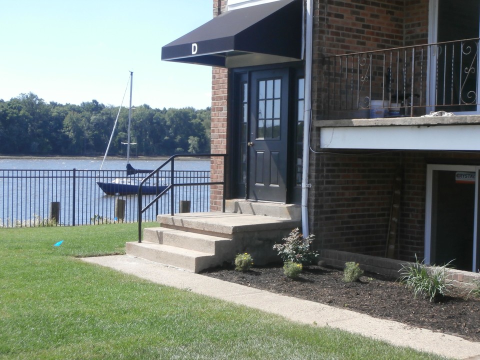 Delaview Apartments in Bristol, PA - Building Photo