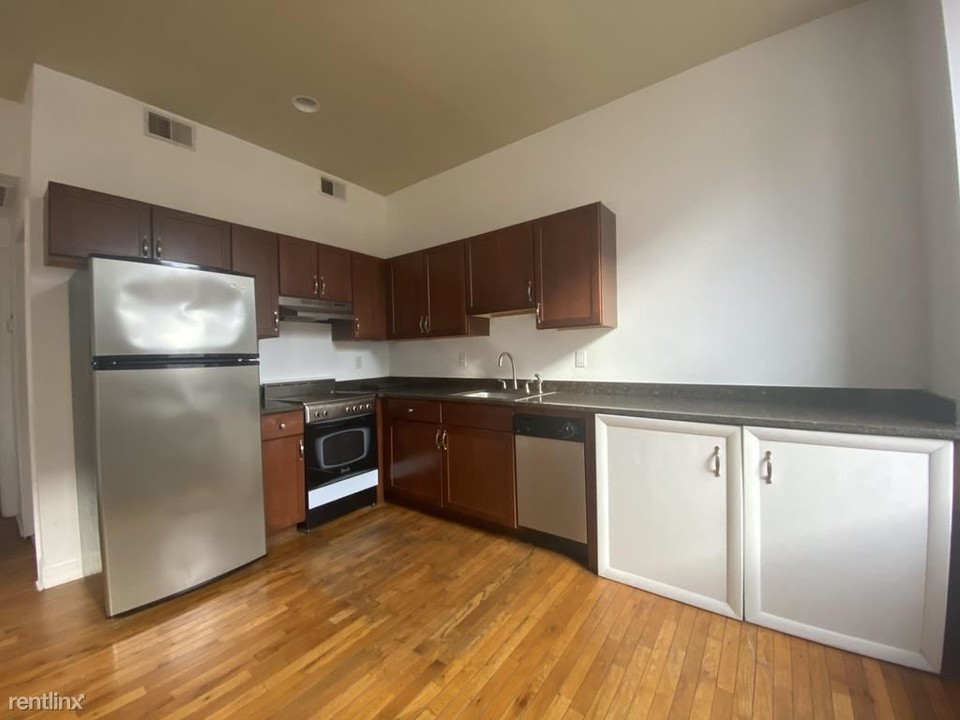 1937 Spring Garden St-Unit -Unit C in Philadelphia, PA - Building Photo