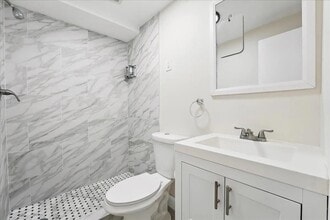 12 Saddlewood Ct in Jersey City, NJ - Building Photo - Building Photo