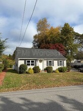 9 Greenwood Dr in Auburn, MA - Building Photo - Building Photo