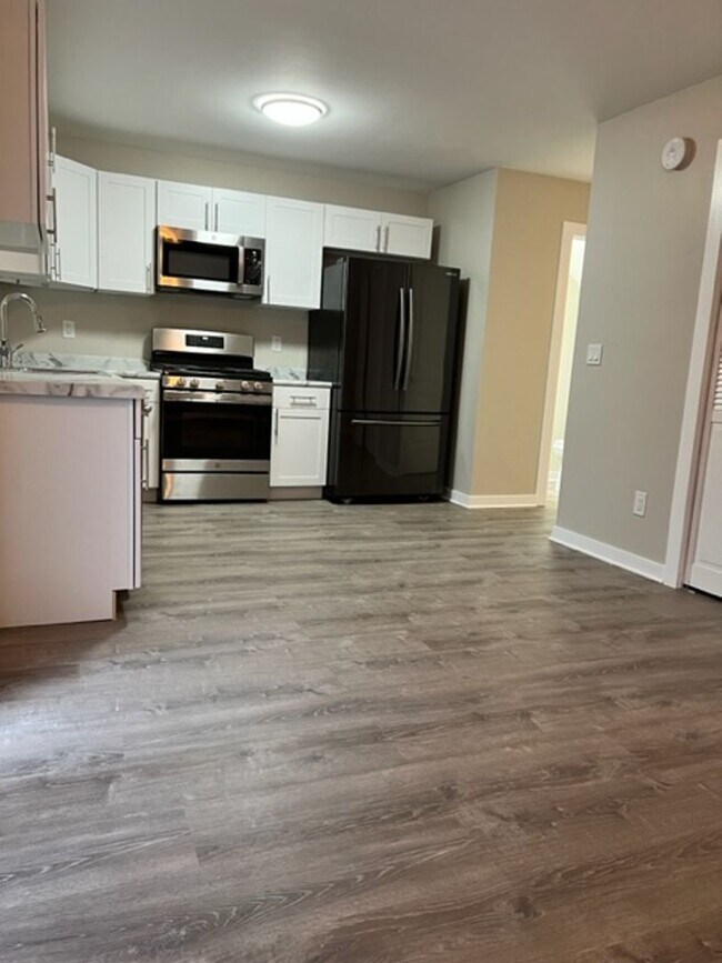 1805 Dainesway Dr in Valparaiso, IN - Foto de edificio - Building Photo