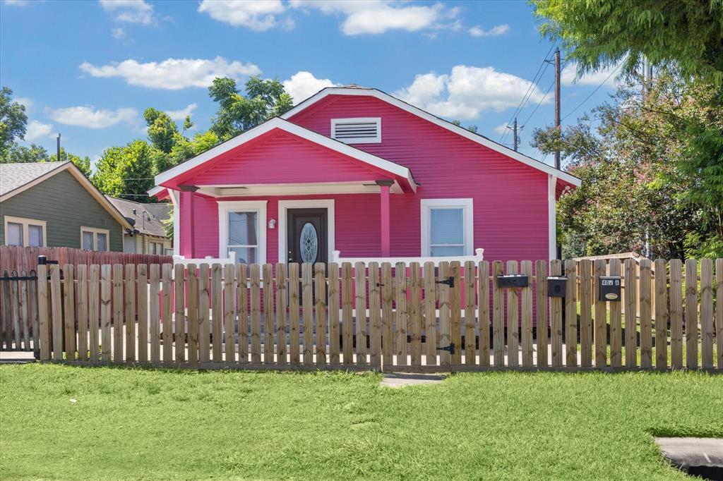 402 E 29th St in Houston, TX - Building Photo