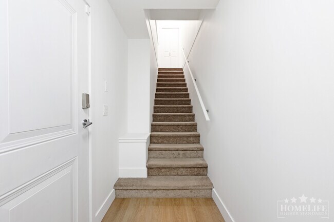 2501-161A 161A St in Surrey, BC - Building Photo - Building Photo