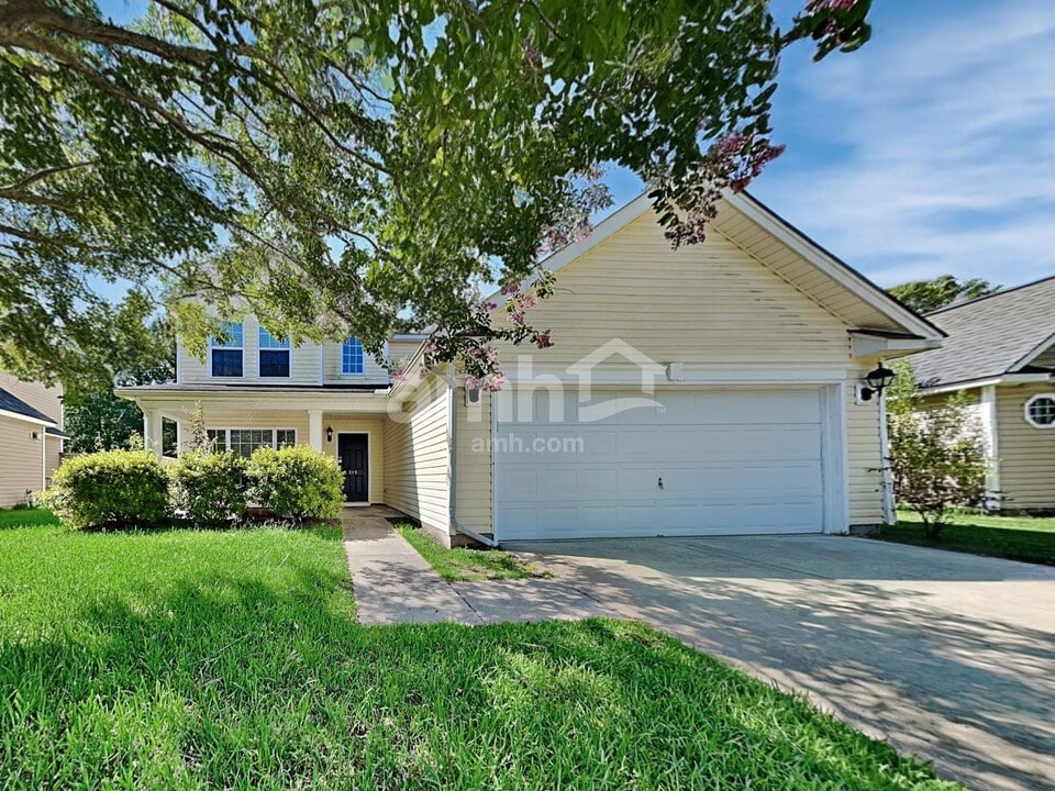 219 Sparkleberry Ln in Ladson, SC - Building Photo