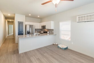 Cottages on the Boulevard in Pueblo, CO - Foto de edificio - Building Photo