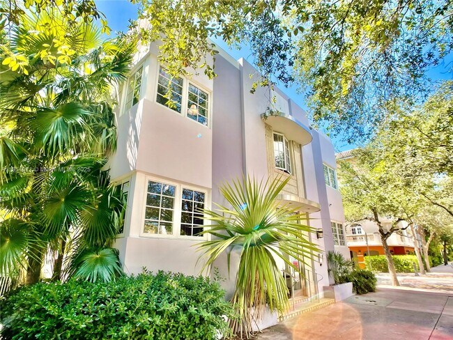 260 Euclid Ave in Miami Beach, FL - Building Photo - Building Photo